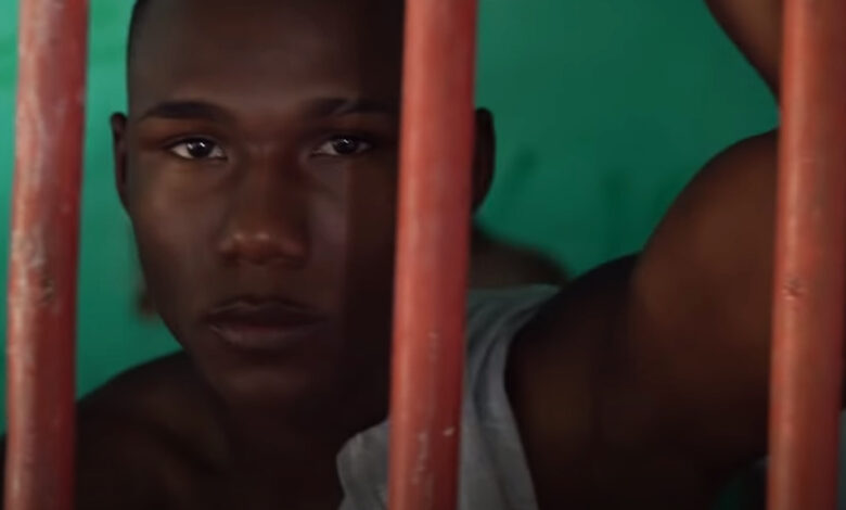 Mc Negão da BL desabafa em novo lançamento "Perdão Minha Coroa"
