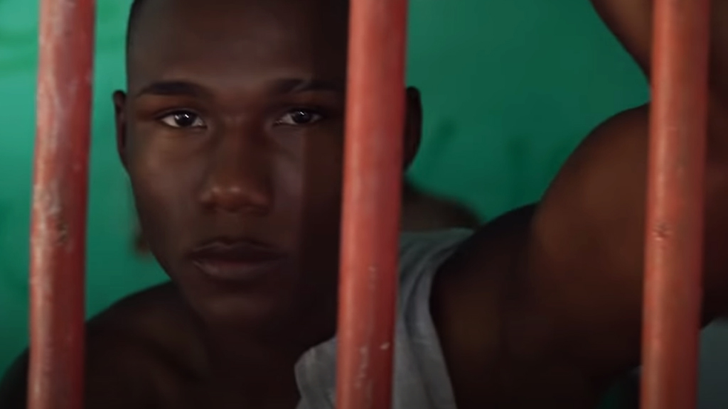 Mc Negão da BL desabafa em novo lançamento "Perdão Minha Coroa"