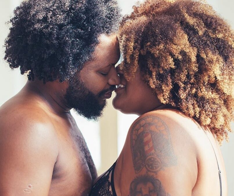 “Está bom ou quer colocar açúcar?” Hot e Oreia feat. Black em "Papaia"