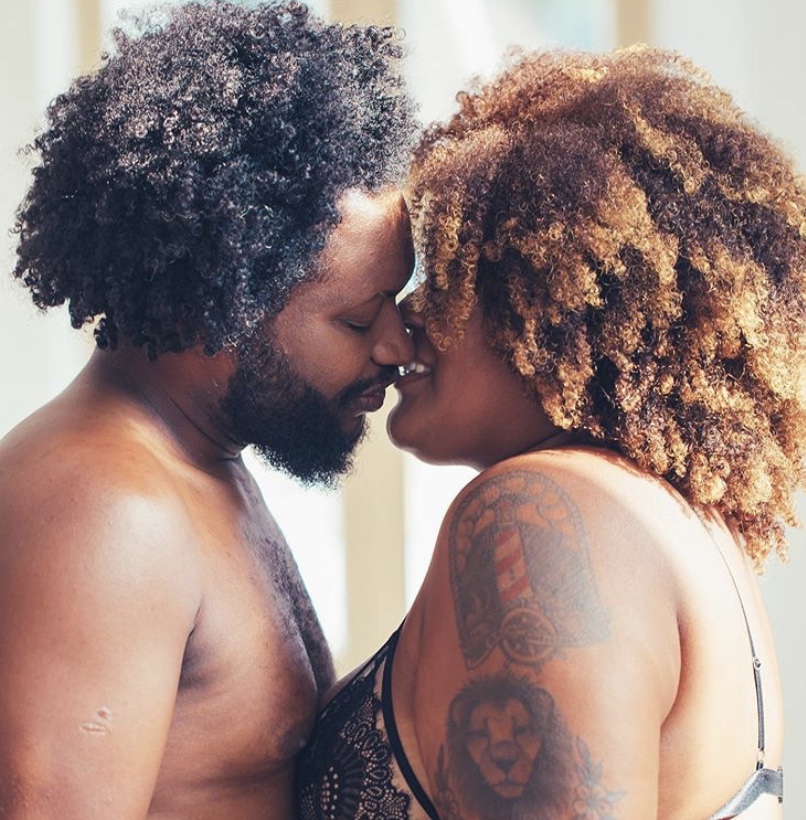 “Está bom ou quer colocar açúcar?” Hot e Oreia feat. Black em "Papaia"