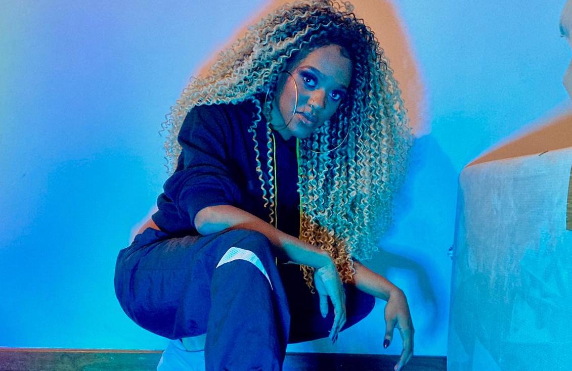 Ikinya lança EP de estreia "M.E.T.A.", espalhando fé sobre o caminhada
