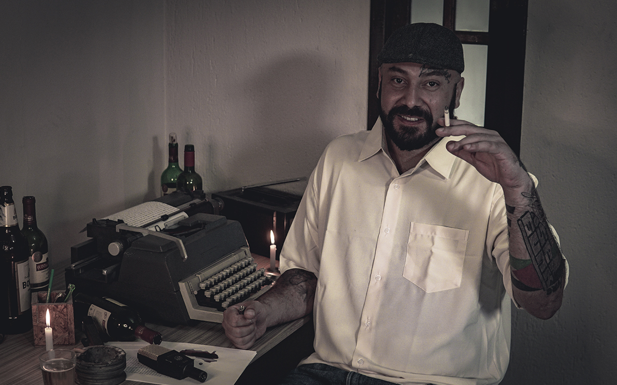 Gigante No Mic lança disco "Realismo Sujo", seu primeiro álbum solo