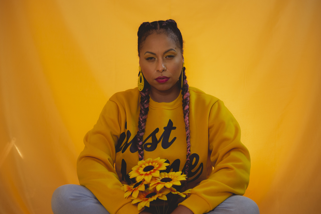 AYA aborda sobre saúde mental, em novo videoclipe "A Verdade"