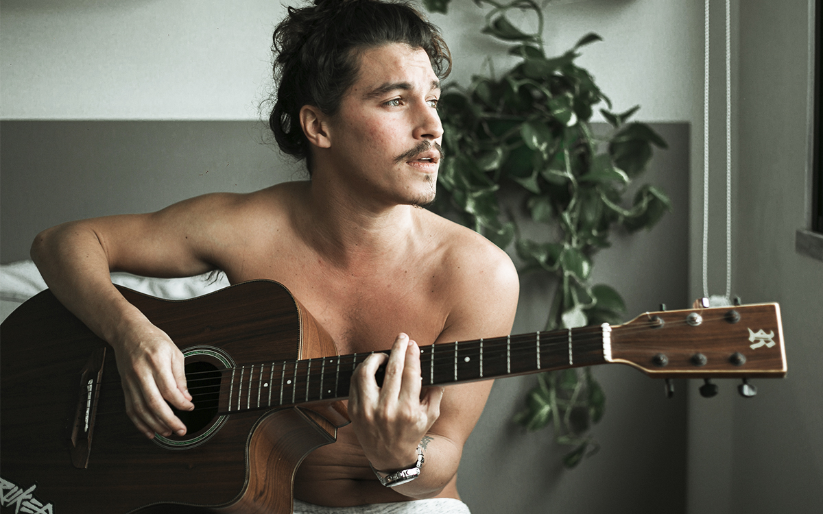 Dudu Menezes apresenta “Saudade”, o segundo single de sua carreira