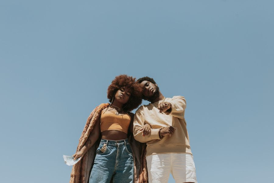 Em celebração a cultura preta, Luthuly e Ebony se unem no single "Respira"
