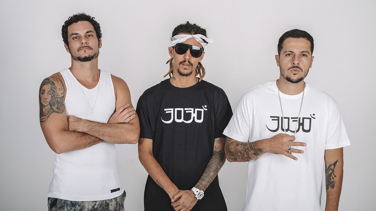 O disco lançado durante a pandemia pelo grupo 3030, Infinito Interno, ganhou nesta semana a versão acústica de uma de suas faixas.