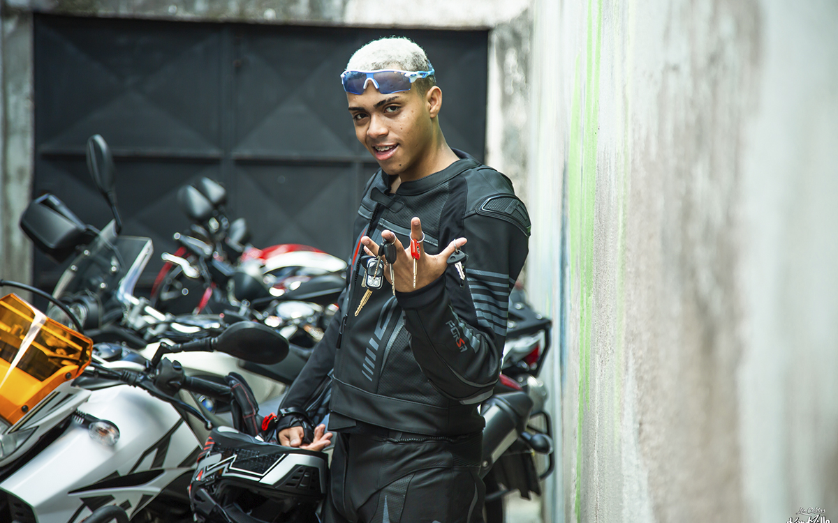 MC Lipi lança primeiro álbum da carreira "Museu dos Mandrake"