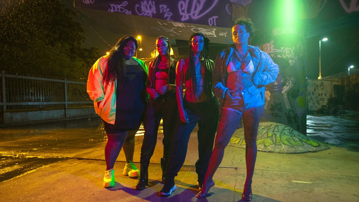 Abronca convoca bonde feminino em clipe dançante com MC Carol e Thai Flow