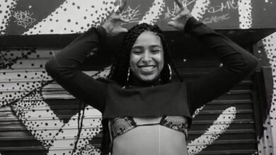 Mayí presenteia público com videoclipe da autoral "Gritam-me" - (2020)