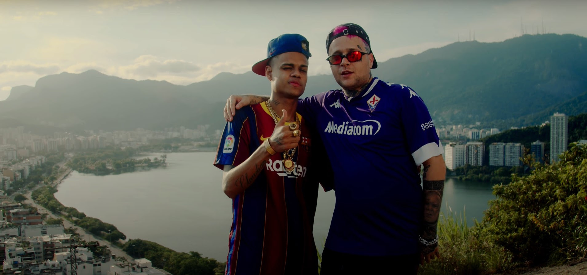 Long Beatz E Mc Cabelinho sobem o morro para gravar o videoclipe de “MINHA FAVELA”