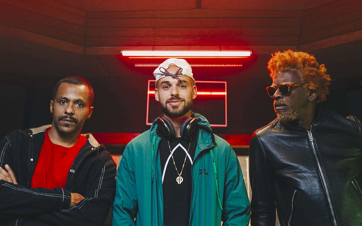 Papatinho reune Seu Jorge e Black Alien no lançamento de "Final de Semana"