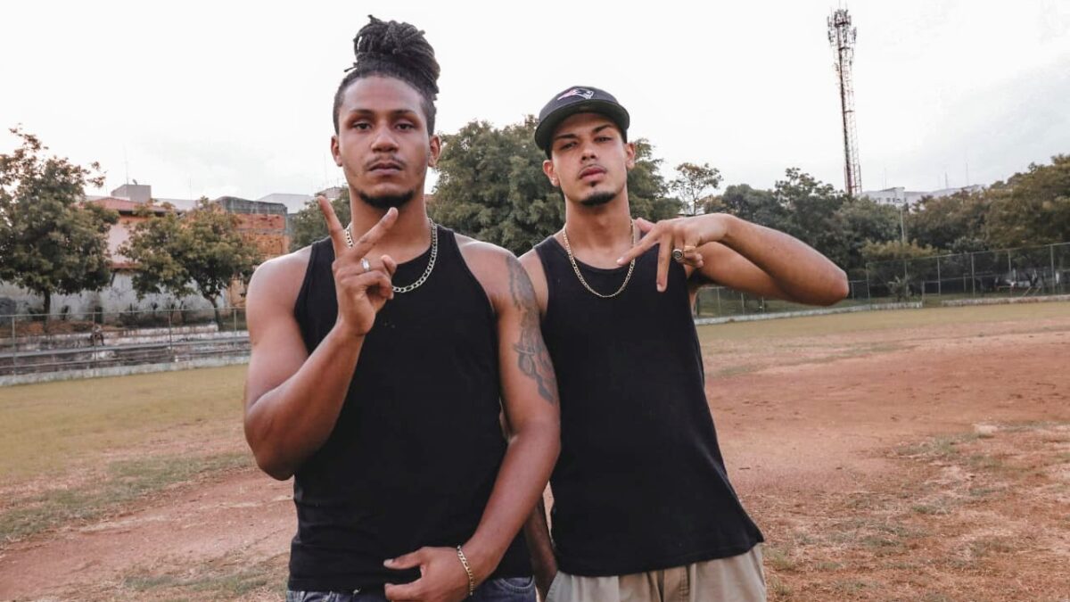 Black Nb e Og Maka do grupo Visão Ampla, apresentam "Tempos de Guerra"
