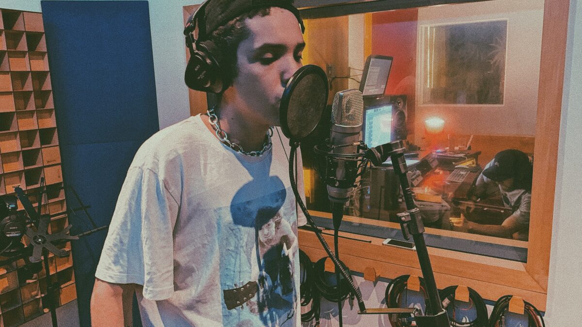 Matheus Coringa traz os holofotes para o underground em novo álbum “Loops Abissais”