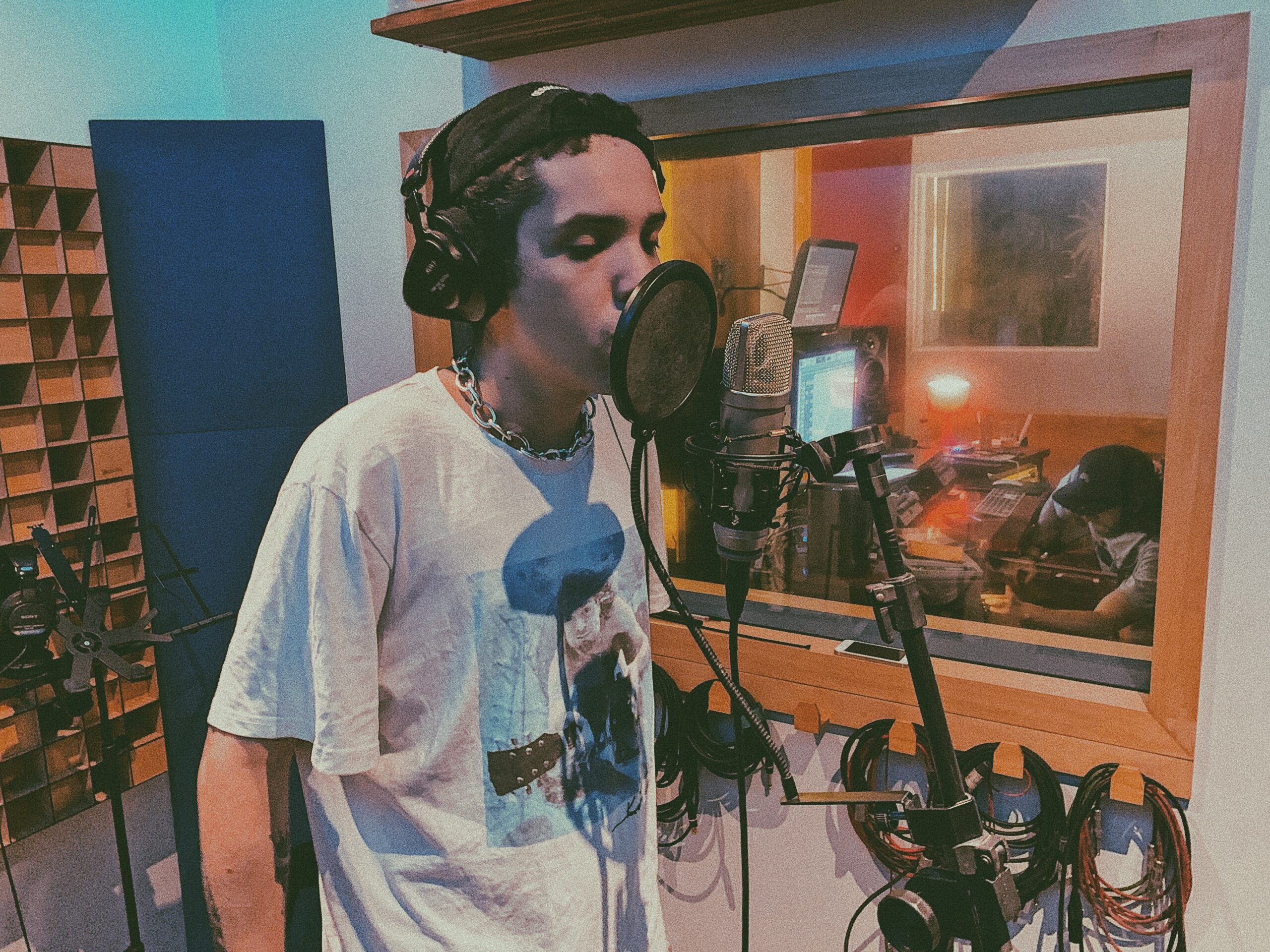 Matheus Coringa traz os holofotes para o underground em novo álbum “Loops Abissais”
