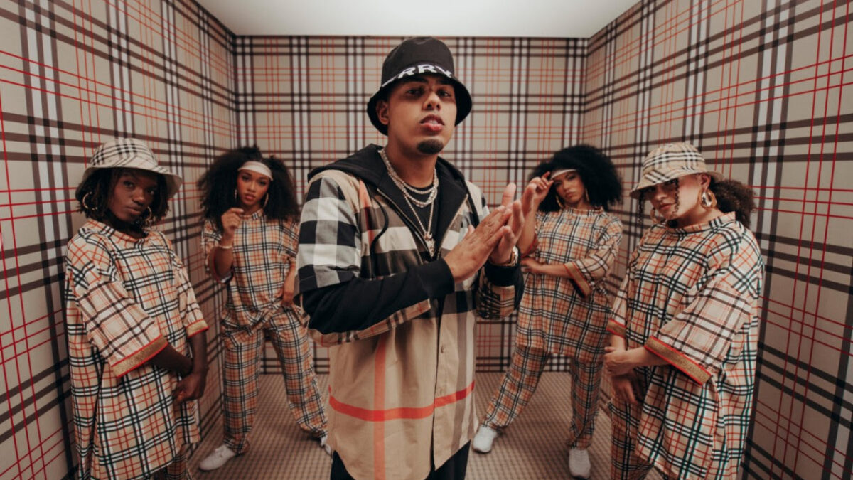MYKE TOWERS RETORNA ÀS RAÍZES DO TRAP COM A NOVA FAIXA “BURBERRY”, UMA COLABORAÇÃO COM ÑENGO FLO