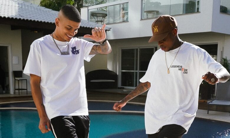 Com lançamento inédito nesta sexta-feira (11), MC Manerinho se uniu ao rapper Dfideliz no videoclipe oficial de "Na Onda da Bala".