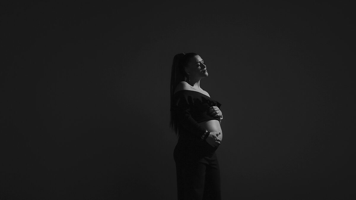 Cynthia Luz lança novo single chamado AINDA É VERÃO, surpreendendo a todos anunciando sua nova fase como mãe