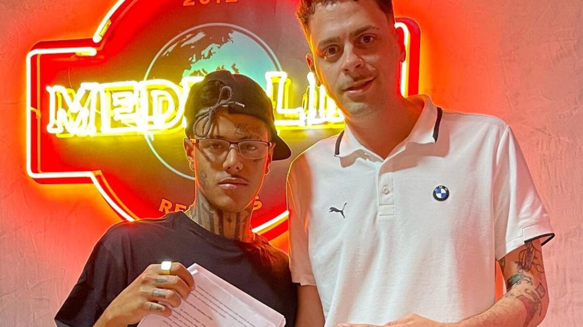 Bruxo assina com a Medellin Records
