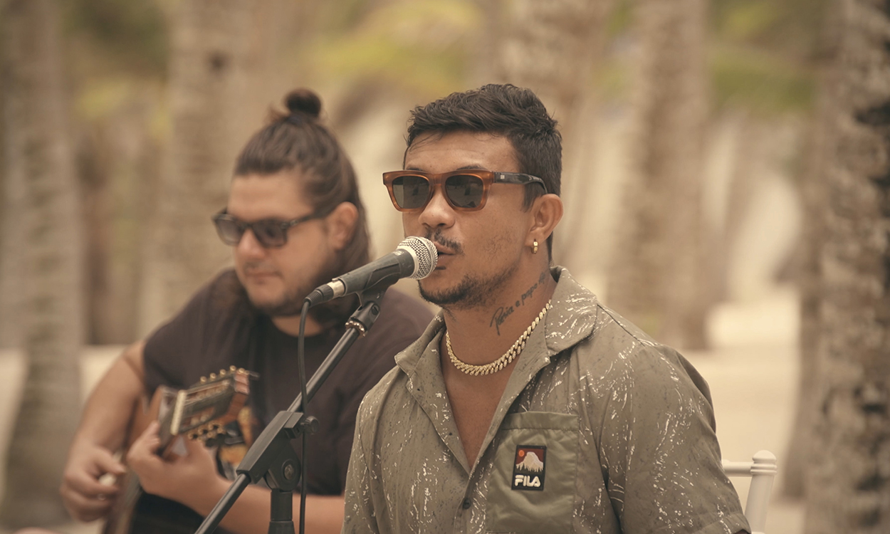 Xamã regrava sucessos e lança música inédita em EP acústico feito em Cancún