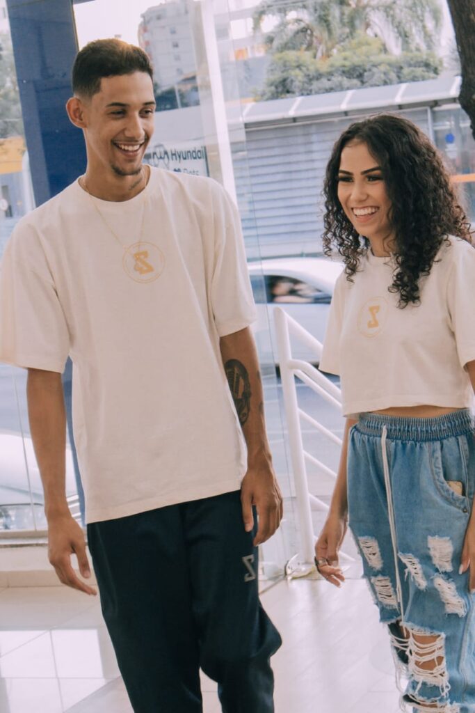 Dseven e Fiúza são os primeiros artistas brasileiros a gravarem clipe dentro da uma loja Hyundai