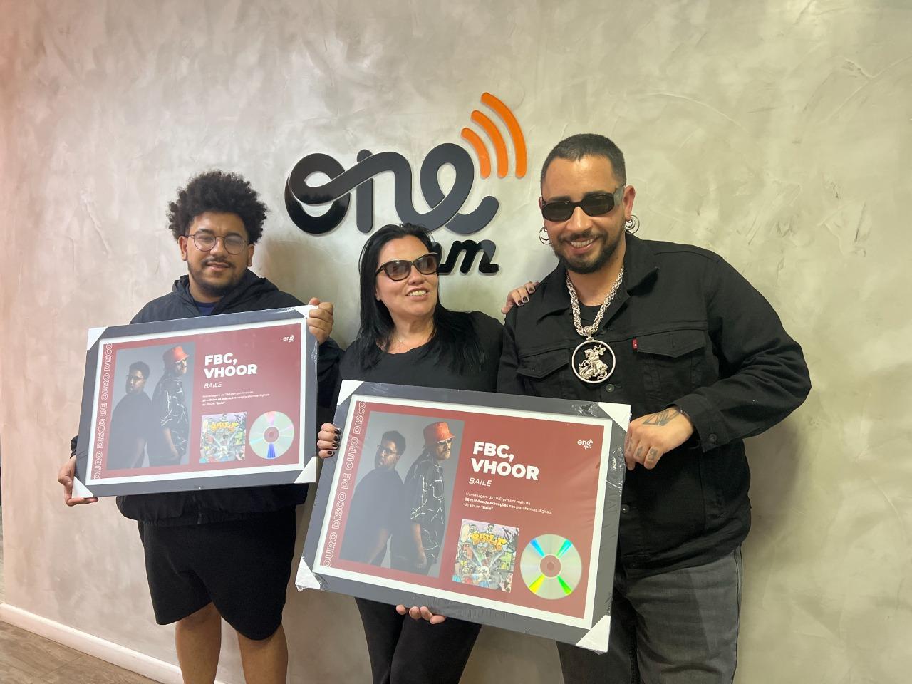 FBC, VHOOR e Izabel Marigo (executiva da ONErpm)/Créditos: ONErpm