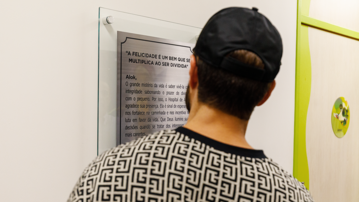 Alok visita Hospital de Amor, em Barretos, e inaugura tecnologia voltada para a reabilitação do paciente