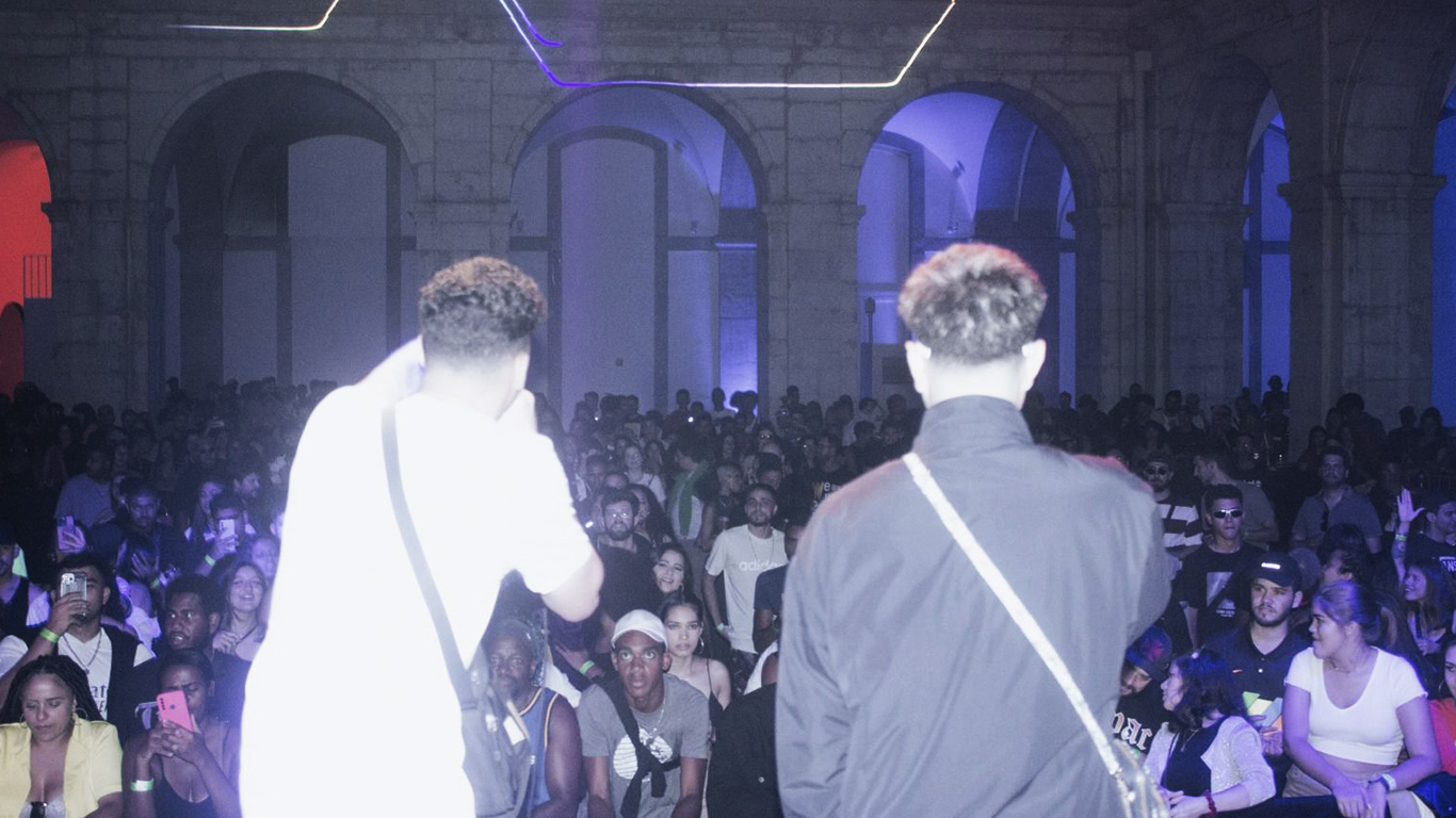Spy Beatz e CJ realizam a abertura do primeiro show do Djonga em solo europeu