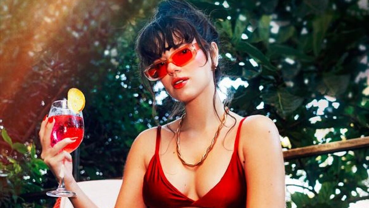 Maielle lança o single Repara