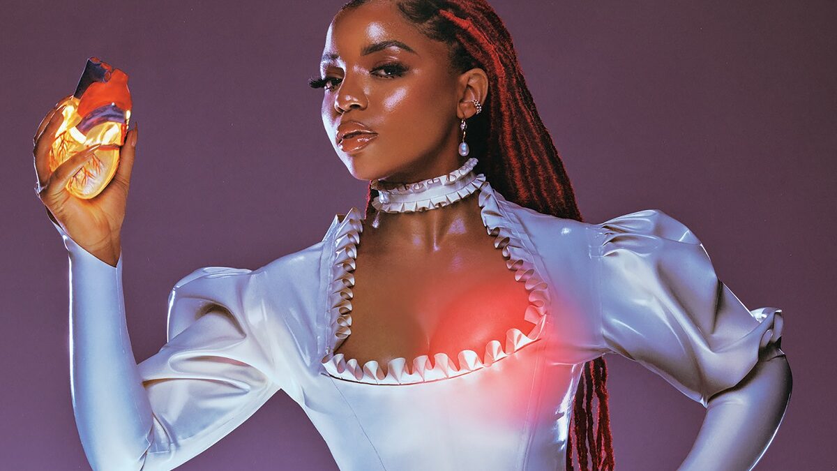 Chlöe conquista novos corações com o álbum de estreia "In Pieces"