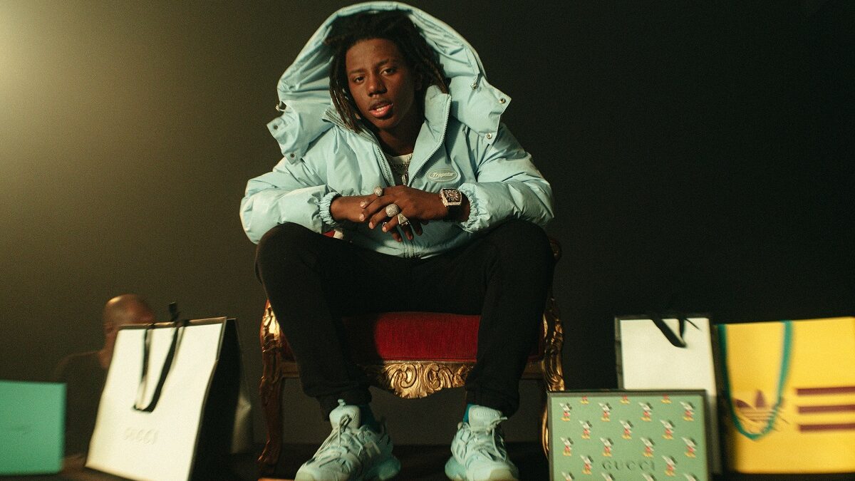 Cartão Black, single de MC Caverinha e Kayblack, ganha disco de platina