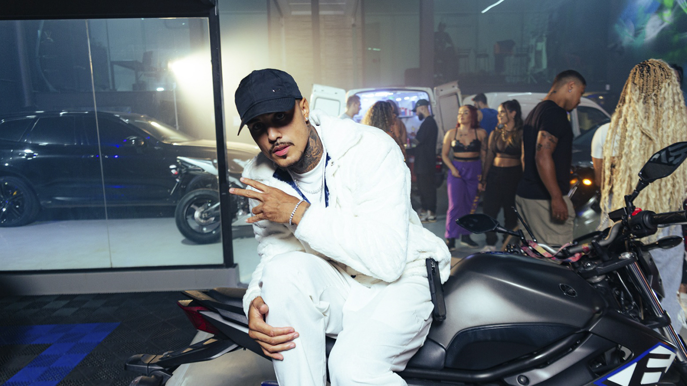 Mc Livinho conquista o segundo lugar entre as mais tocadas em Portugal
