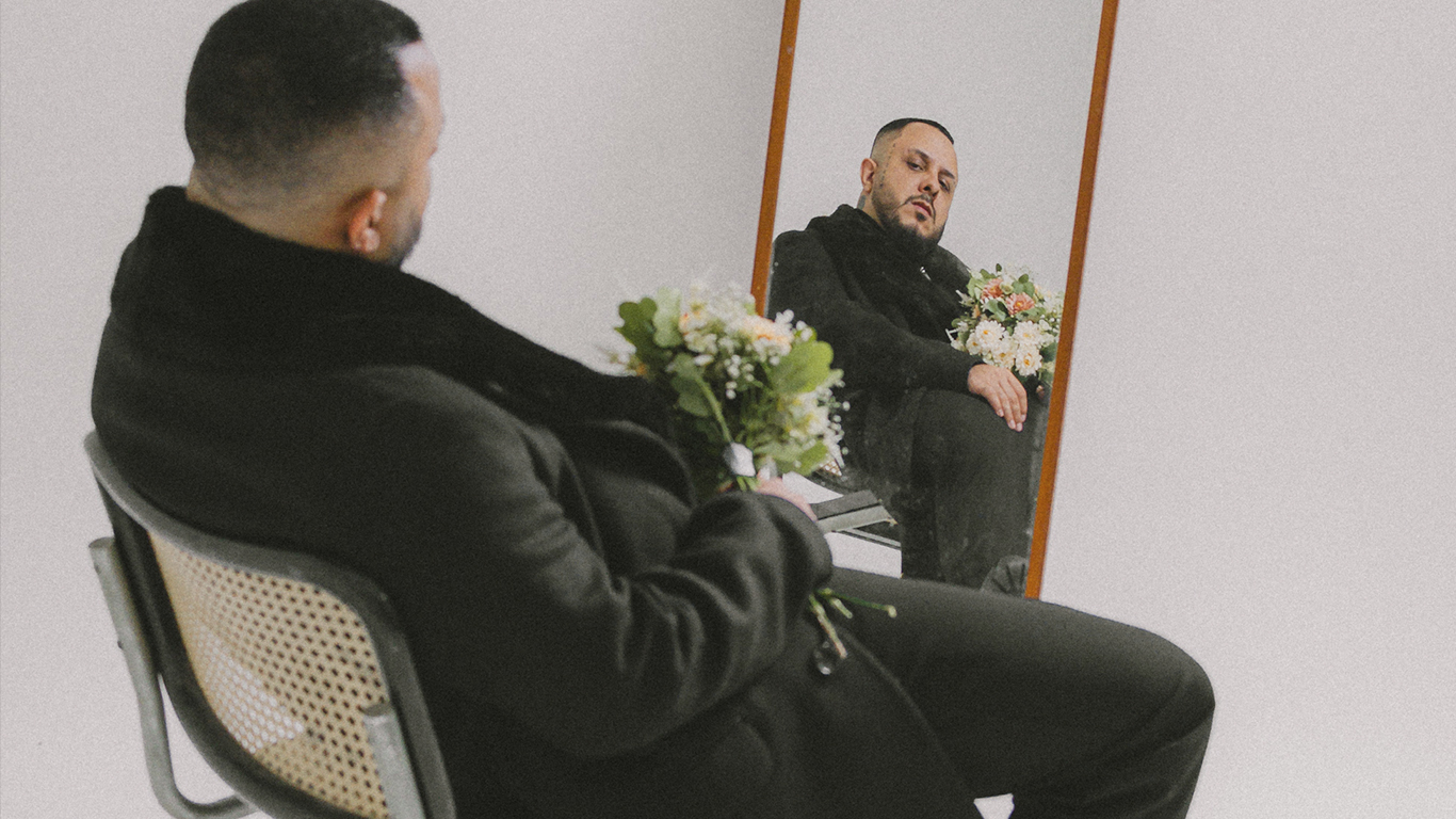 Anezzi fala sobre traição, inveja e ingratidão em novo single "Sem Deixar Falha"