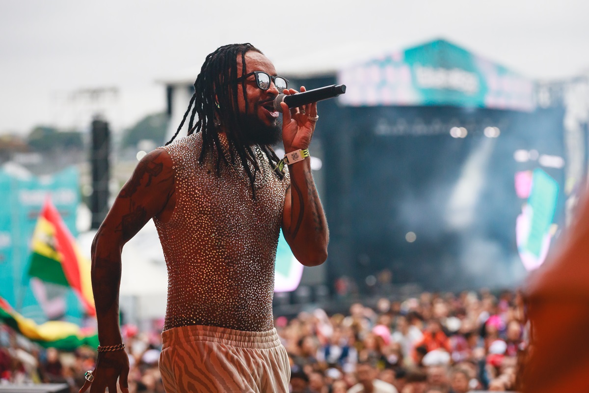 Rael faz show histórico no Lollapalooza Brasil 2024