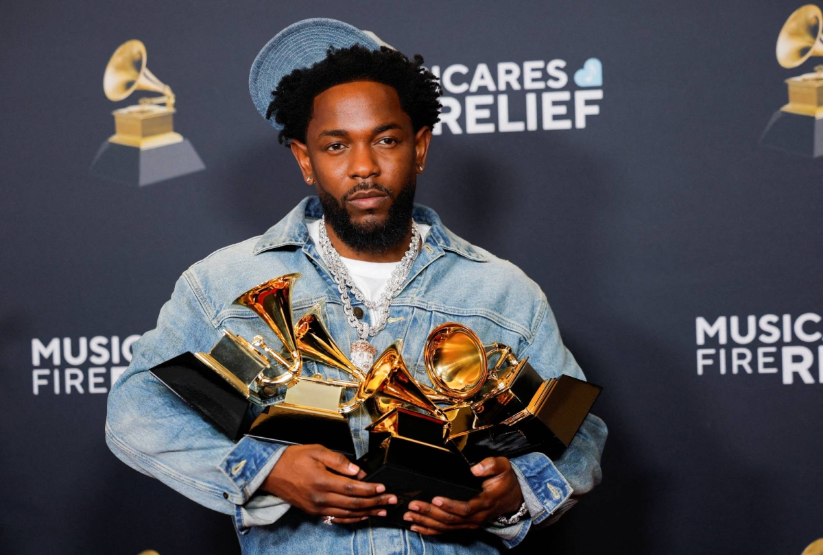Kendrick Lamar de all jeans faz sucesso entre fashionistas