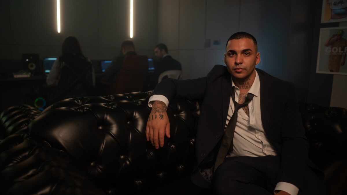 Kant lança “Ruptura”, single que mergulha na psique humana inspirado na série Severance (Ruptura)