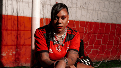 N.I.N.A une futebol e música em seu novo single “No Campo”