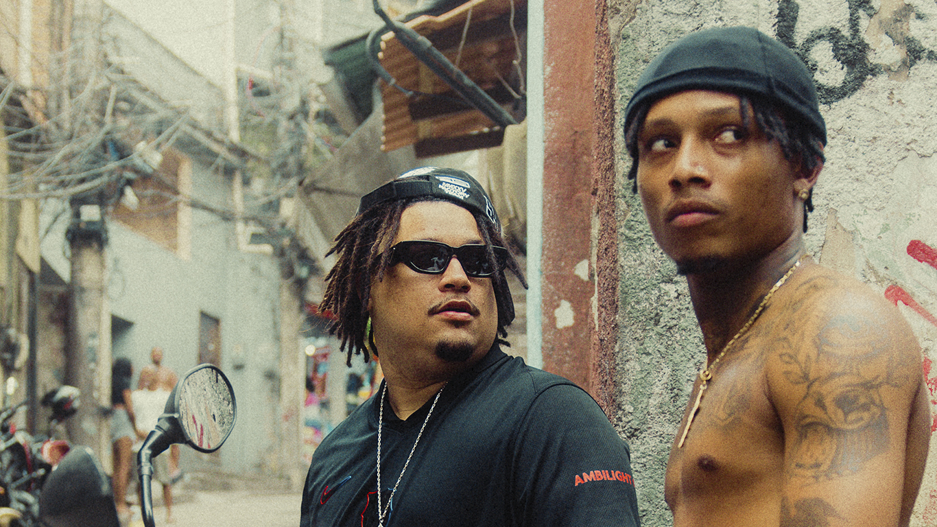 Alee e Klisman lançam álbum colaborativo “Para: Todas Que Fingi Amar”