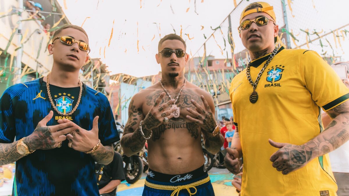 MC PH, Mc Hariel e MC Marks apostam em faixa inspirada no clima de Copa