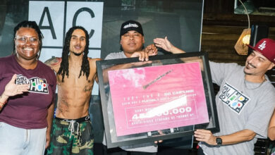 Matuê doa quadro de “Kenny G” ao Museu da Cultura Hip-Hop do RS