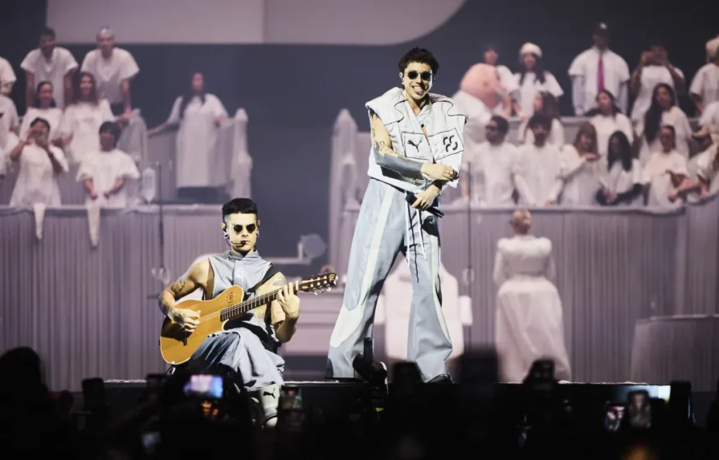 PUMA cria figurinos exclusivos para CA7RIEL & Paco Amoroso