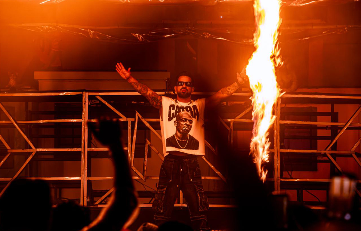 Dennis homenageia Mr. Catra no Rock in Rio e emociona público