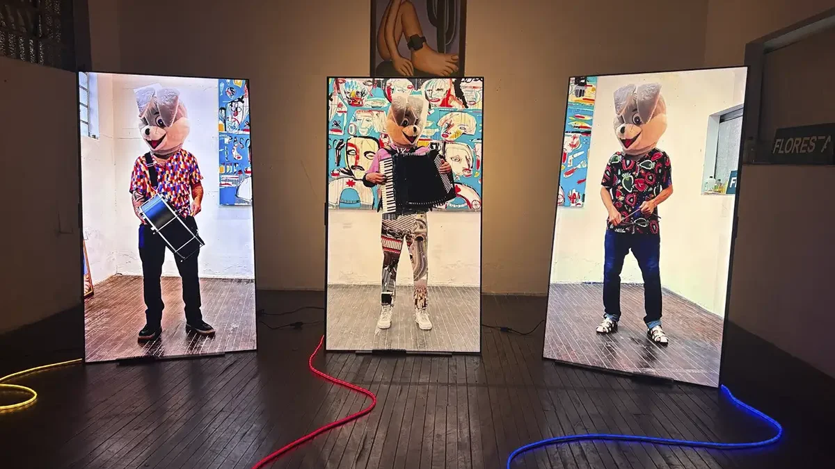 Tec transforma ateliê em exposição imersiva sobre a vida nas telas